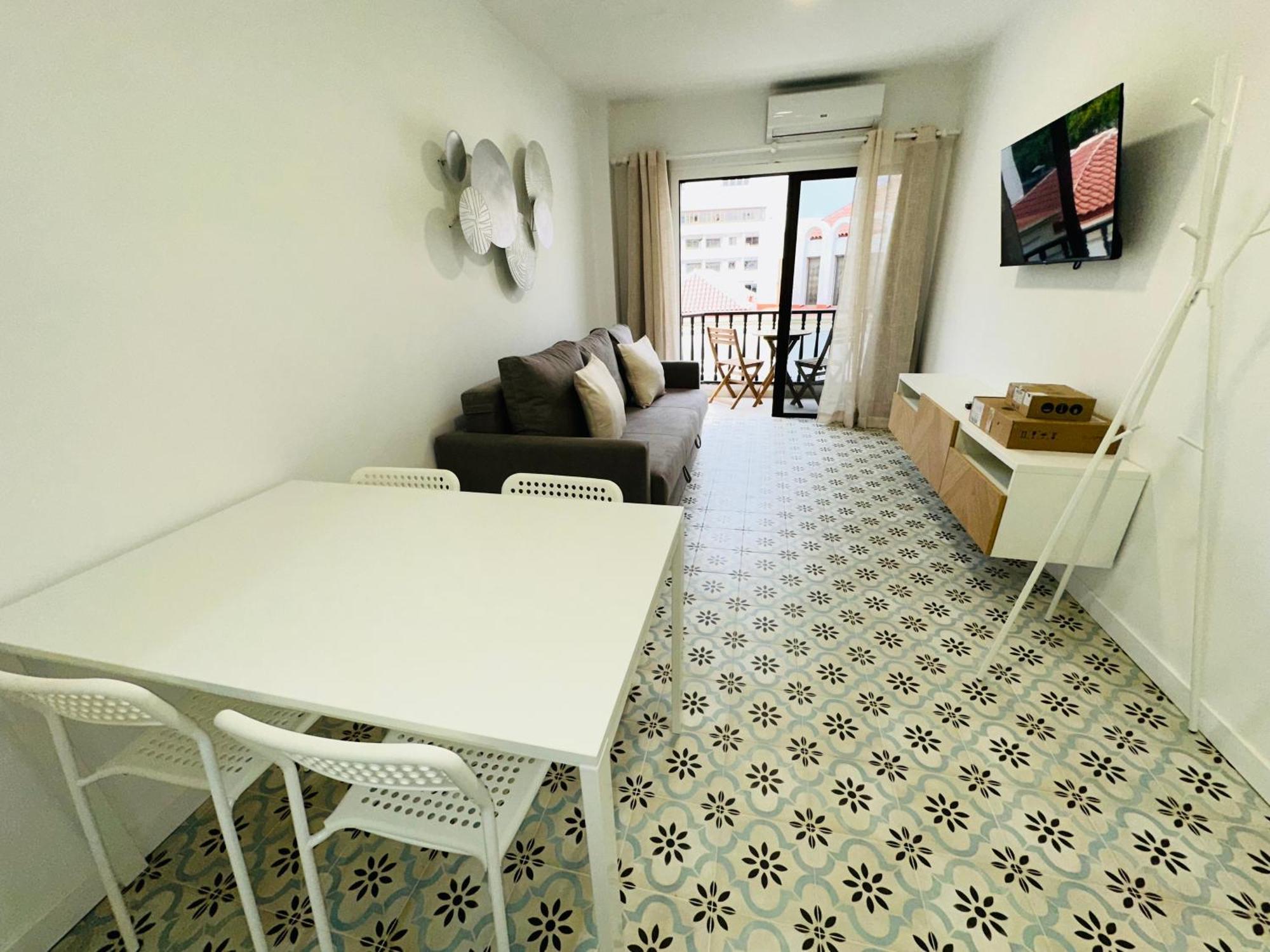 Central Flat Los Cristianos Square Guincho  Экстерьер фото