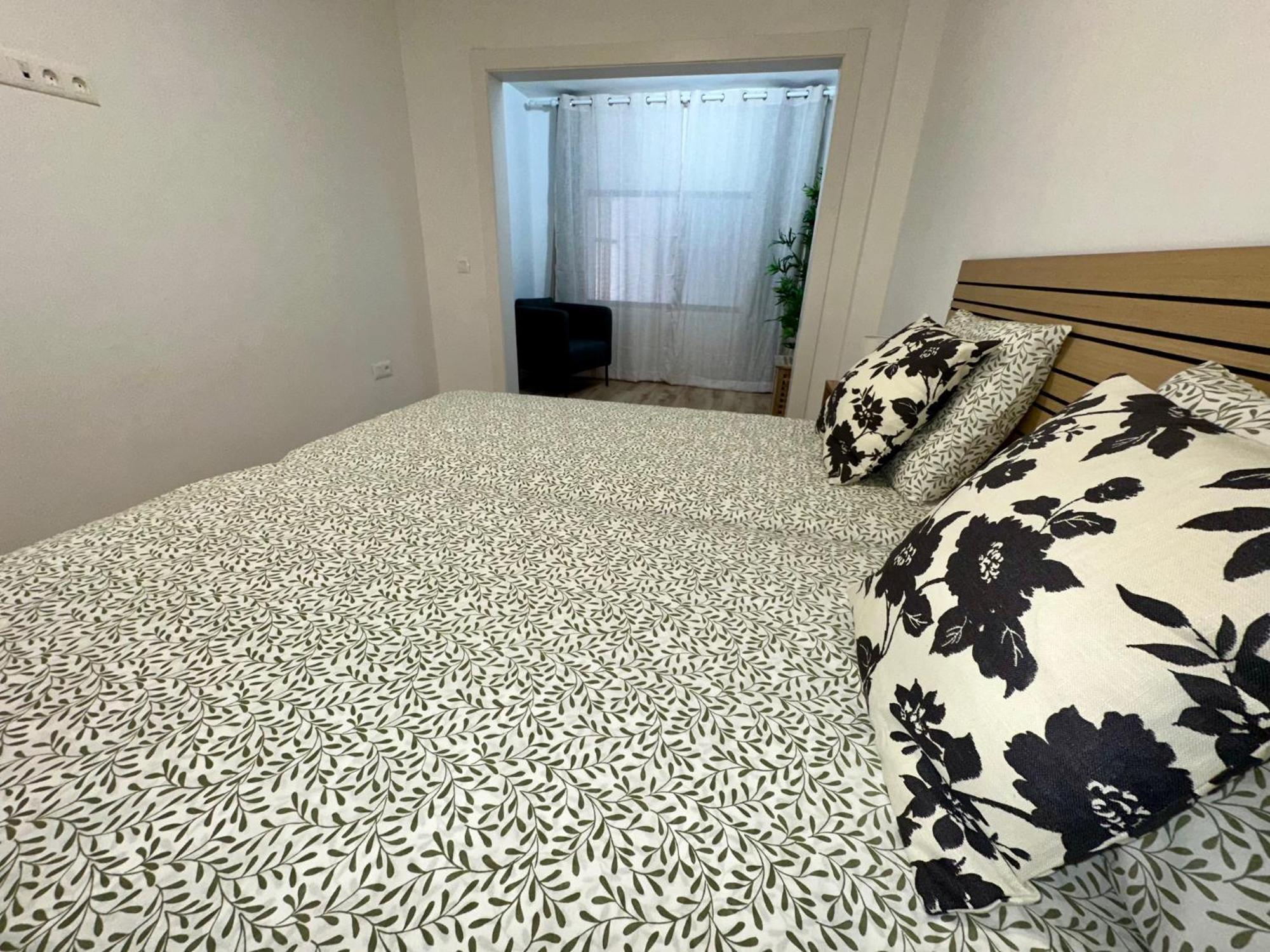 Central Flat Los Cristianos Square Guincho  Экстерьер фото